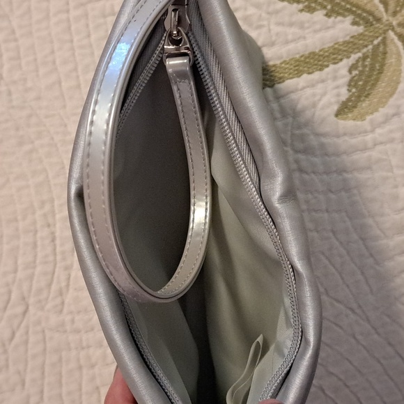 💜RARE Silver Satin Evening Bag - Picture 10 of 13